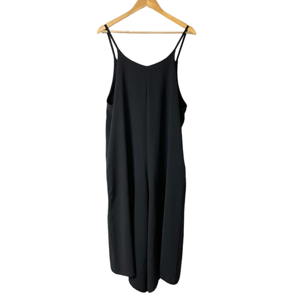 Solid Black pant jumpsuit - Picture 5 of 6